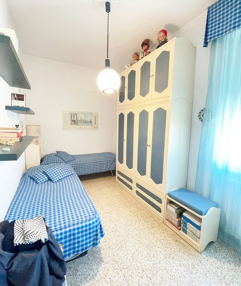 Camera con due letti singoli nell’appartamento Casa Marghe