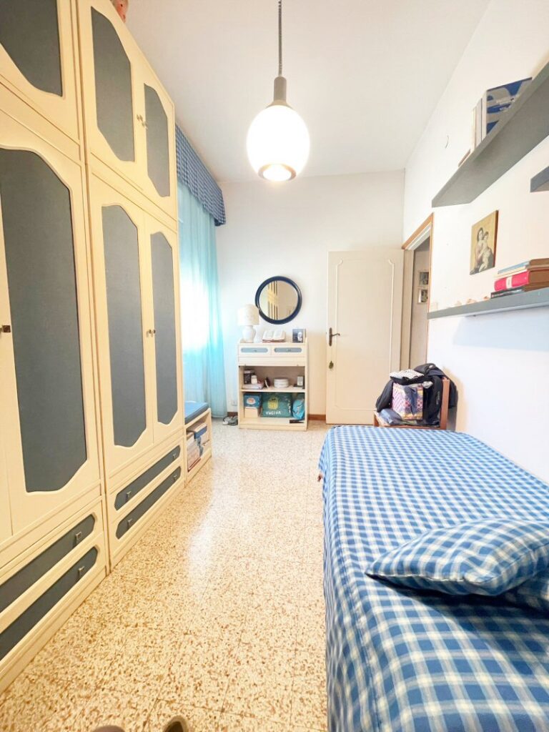 Seconda camera da letto dell’appartamento a San Pietro in Palazzi
