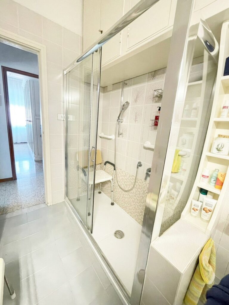Bagno dell’appartamento a San Pietro in Palazzi vicino Cecina
