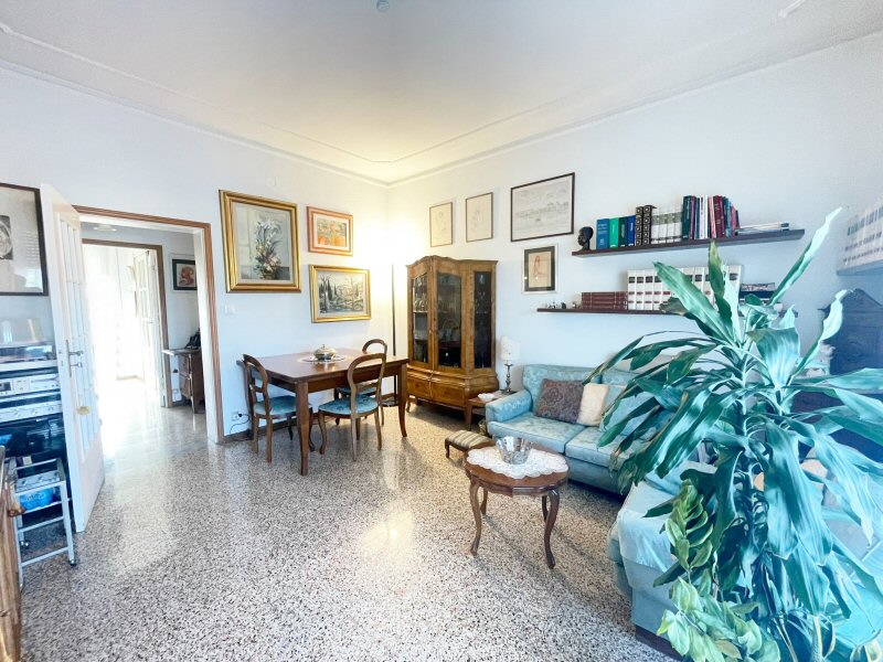 Zona pranzo nel soggiorno dell’appartamento a San Pietro in Palazzi